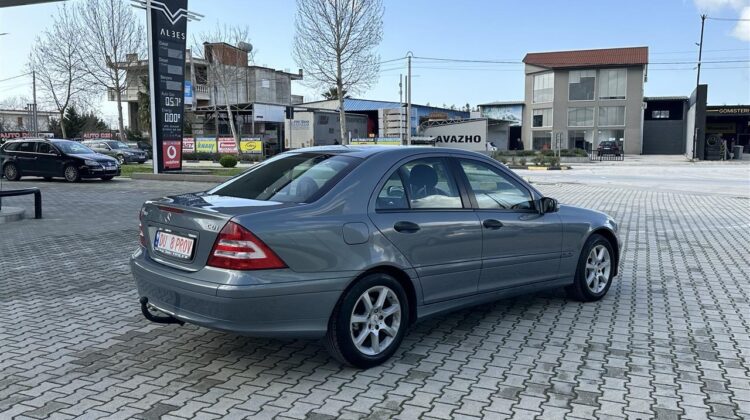 MERCEDES. BENZ C. 200 NAFTE. SUPER SUPER