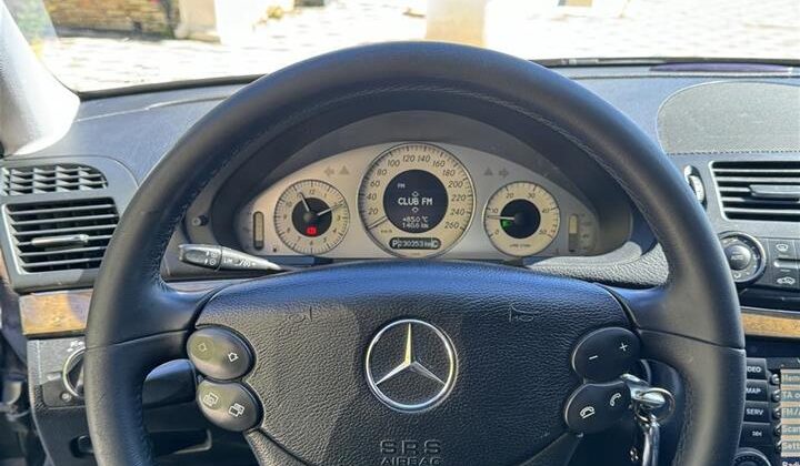 ??MERCEDES BENZ EVO 320 ??