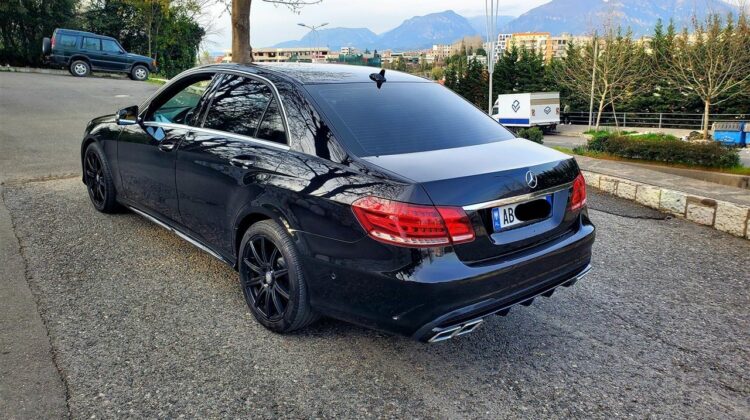 MERCEDES E 250 NAFTE 2012 LOOK AMG GERMANY ??