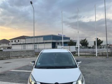 Opel Zafira 2.0tdi Automatike