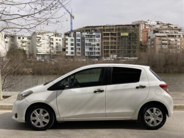 TOYOTA YARIS 2012