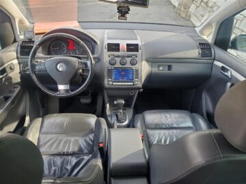 VW TOURAN 2008 AUTOMATIC 2.0 NAFT ZVICRA