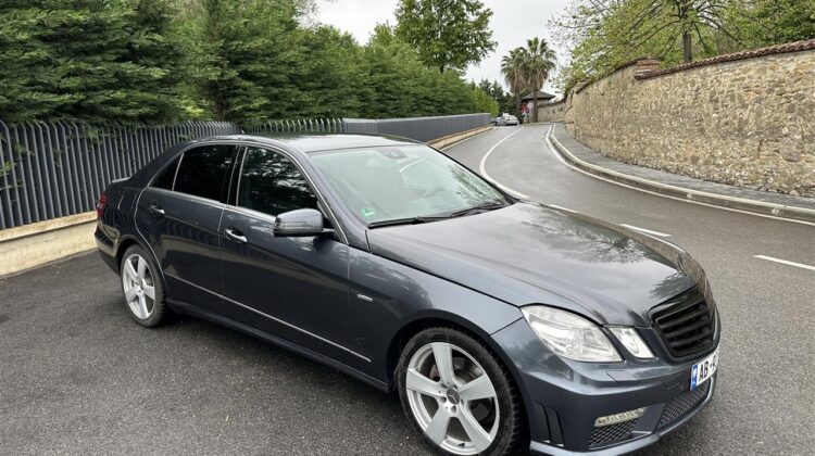 Mercedes E 220