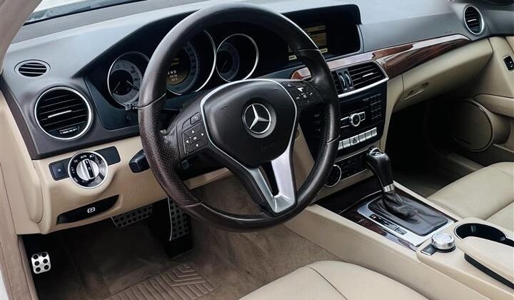 Shitet Mercedes-Benz C300 Viti 2012