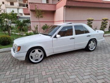 BENZ 124 E 500 V8 FABRIKE