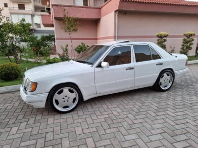 BENZ 124 E 500 V8 FABRIKE