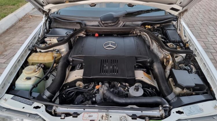 BENZ 124 E 500 V8 FABRIKE