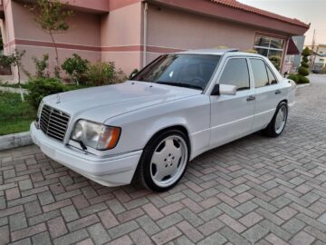 BENZ 124 E 500 V8 FABRIKE