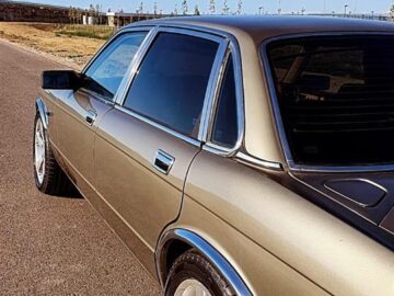 OKAZION JAGUAR XJ6 3.6 BENZIN VITI 1988 PRESIDENCIALE FULL