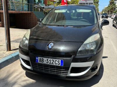 Jepet me qera Renault Scenic 2012