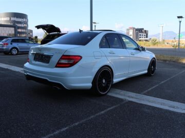 Mercedes-Benz C300 AMG LINE