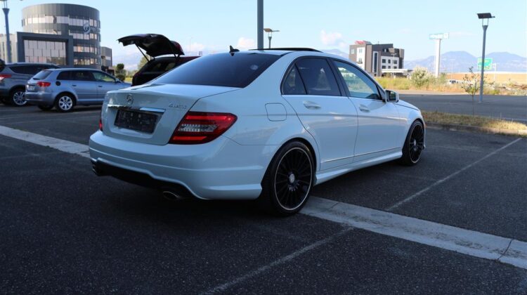 Mercedes-Benz C300 AMG LINE