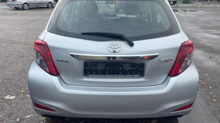 Toyota Yaris 1.4 2012 manual