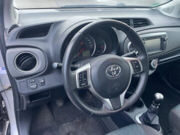 Toyota Yaris 1.4 2012 manual