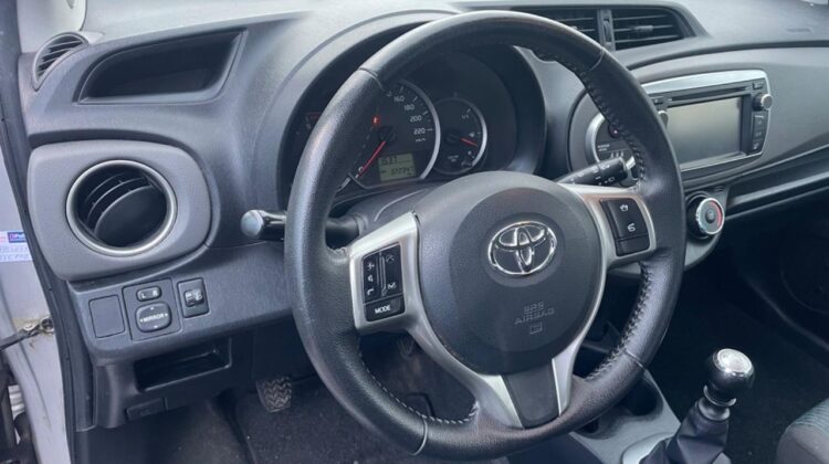 Toyota Yaris 1.4 2012 manual