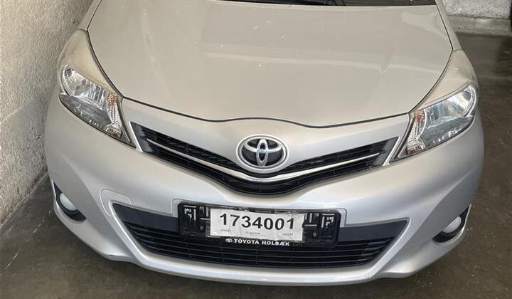 Toyota Yaris 1.4 2012 manual