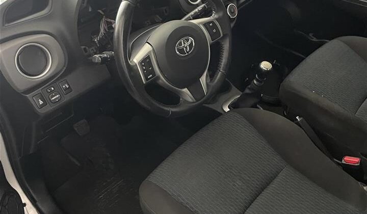 Toyota Yaris 1.4 2012 manual