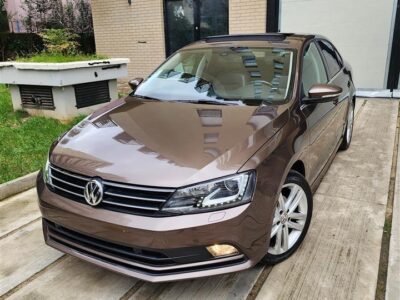 *VW JETTA Premium.*