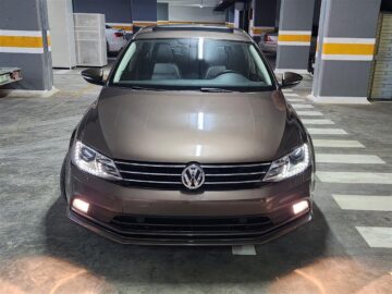 *VW JETTA Premium.*