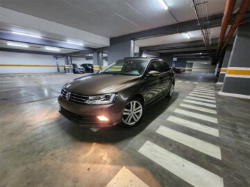 *VW JETTA Premium.*