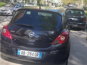 Opel Corsa d 1.2 Benzine 2012