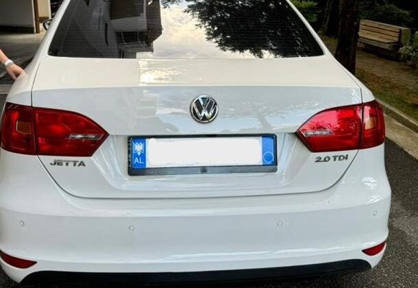 Volkswagen Jetta me qera