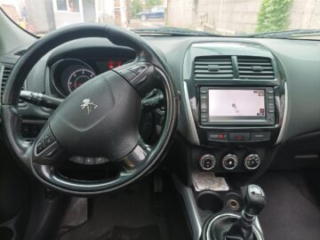 Peugeot 1.8 nafte 2012 Suv