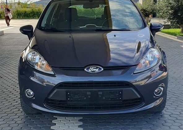 Shitet ford fiesta 1.4 benzin gaz viti 2012