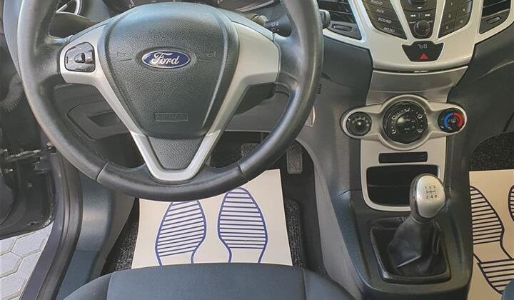 Shitet ford fiesta 1.4 benzin gaz viti 2012