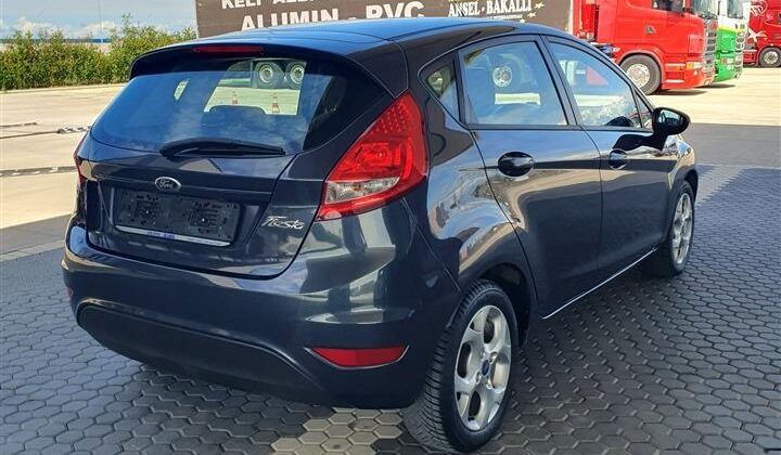 Shitet ford fiesta 1.4 benzin gaz viti 2012